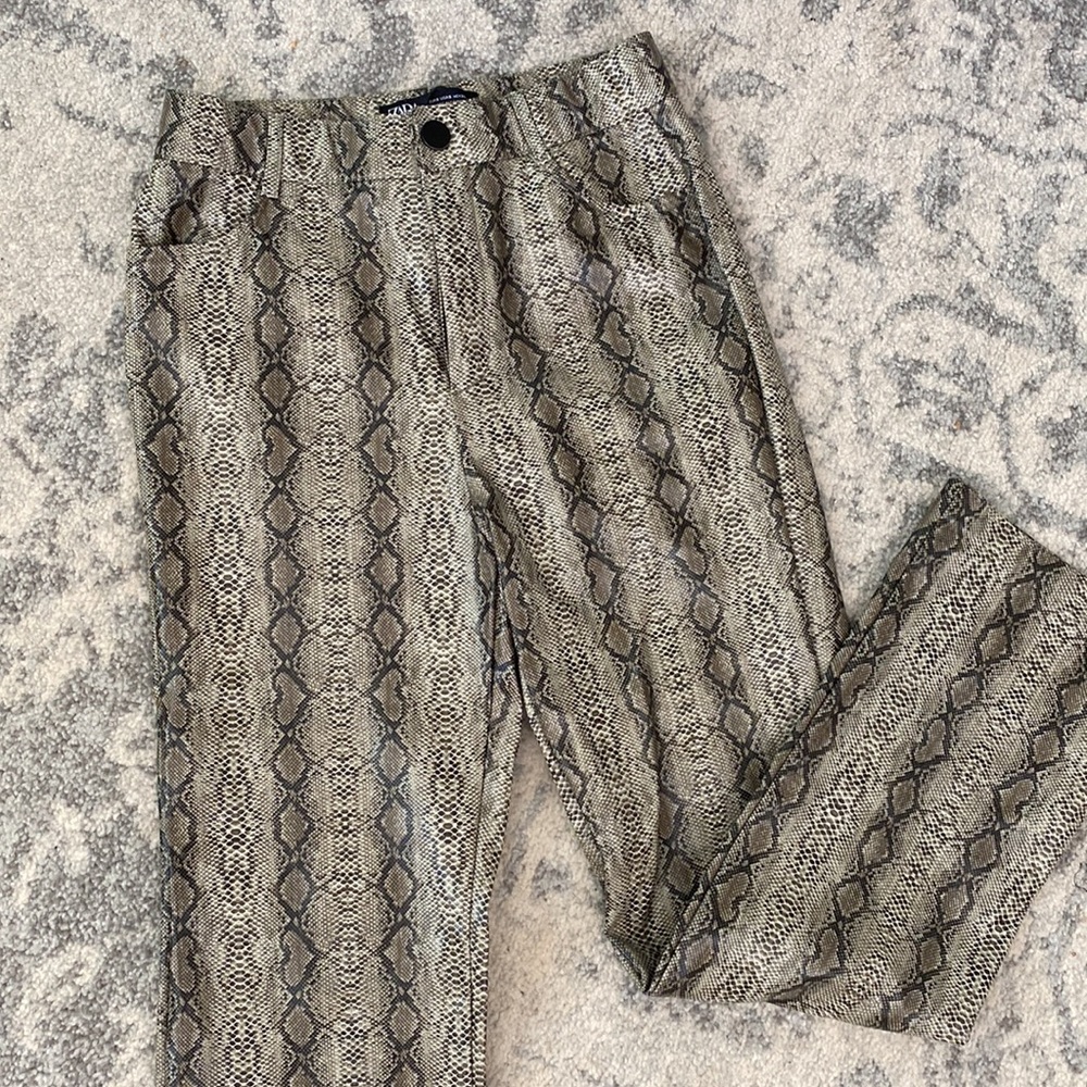 ZARA SNAKESKIN FAUX LEATHER PANTS STRAIGHT LEG HIGH RISE LIKE NEW!!! S